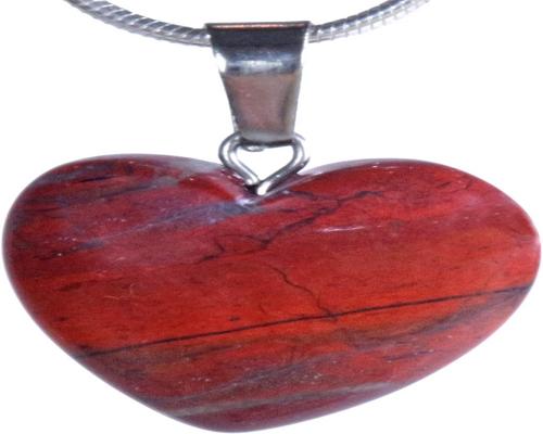 ett Lebensquelle More Heart-Format hänge i röd jaspis