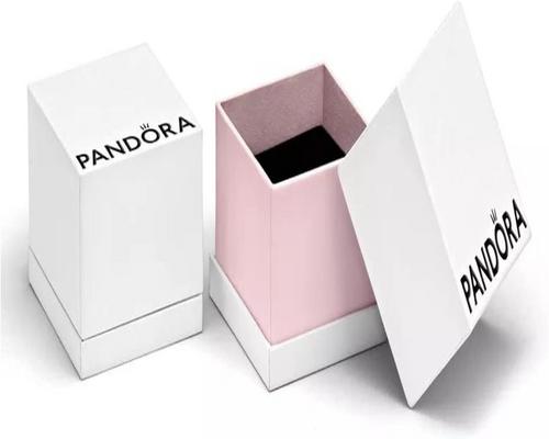 en Pandora Podium presentförpackning för kvinnor