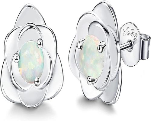 une Paire De Boucles D'Oreilles Adramata