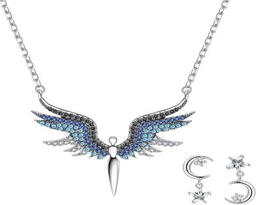 un Collier En Titane Avec Un Pendentif En Forme D'Aile D'Ange Et Des Strass