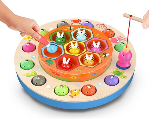 un Jeu De Pêche Magnétique En Bois Montessori