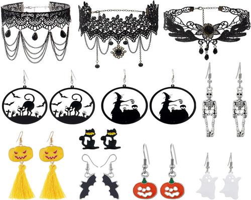 une Parure De Bijoux Gothique En Dentelle