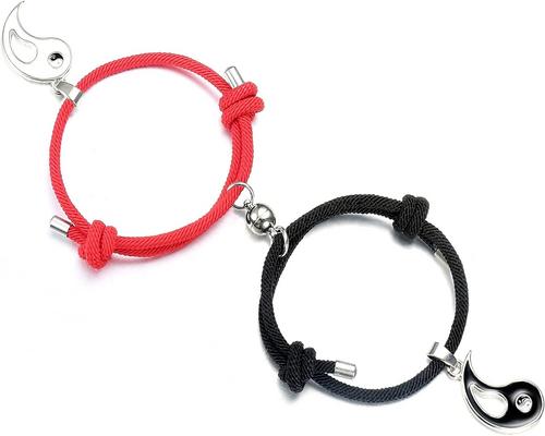 un Ensemble De Bracelets Yin Yang