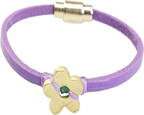 un Bracelet En Cuir À Marguerites