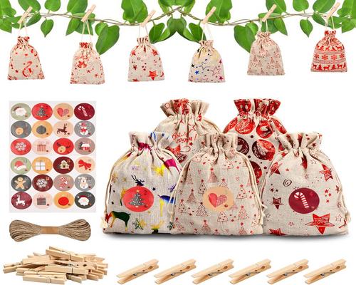un Ensemble De Sacs En Toile De Jute