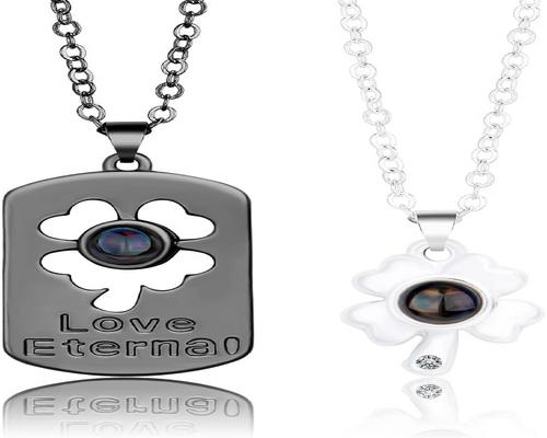 un Collier Scjjz