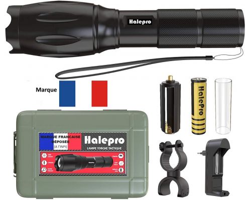 Une Torche Lampe de Poche LED