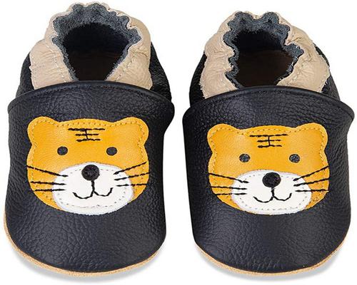 一双婴儿鞋第一步软皮革女婴男孩可爱的彩色动物拖鞋0-6个月