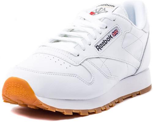 ein Paar klassische Leder-Turnschuhe von Reebok