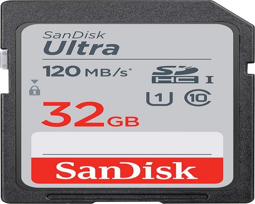 una scheda di memoria Sandisk Ultra da 32 GB Sdhc