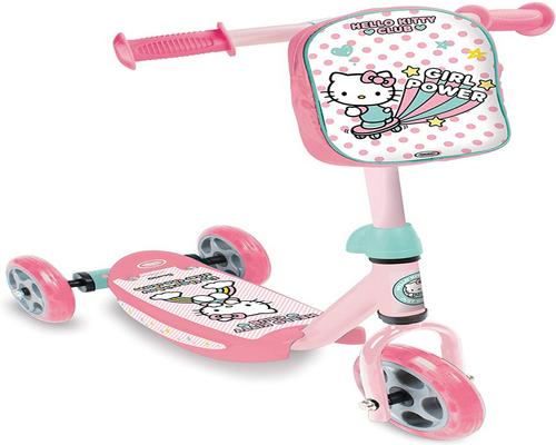 een Hello Kitty 2 scooter