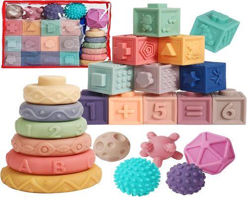 un set di 23 cubi di attività Montessori