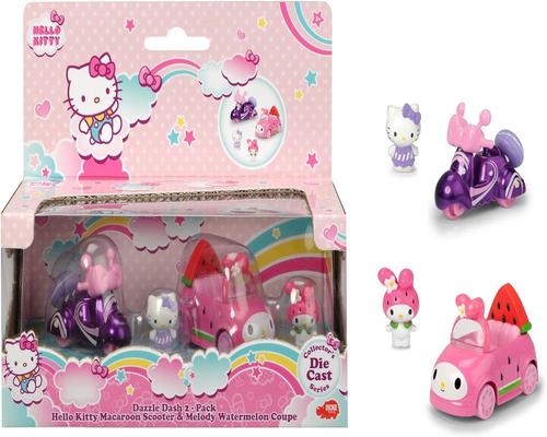un Ensemble Hello Kitty Macaroon Et Melody Scooter