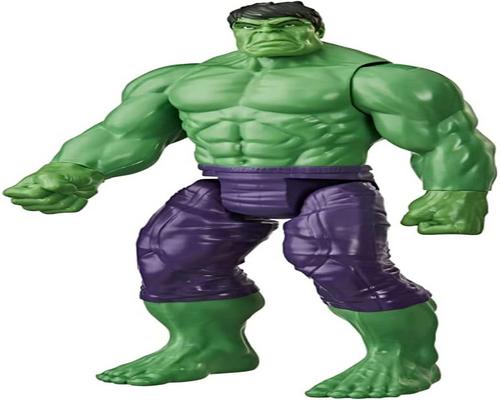una statuetta Hulk Titan Hero della serie Hasbro