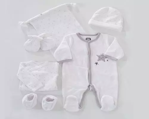 un kit per la nascita del bambino