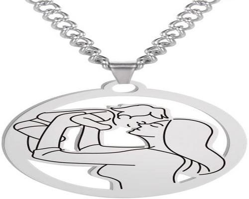 un Collier Mère-Fille Ajouré