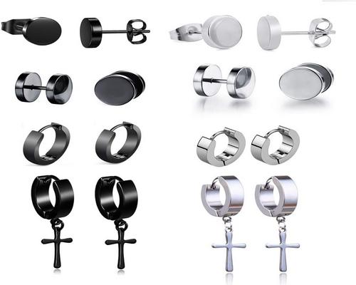 Een set vintage oorbellen