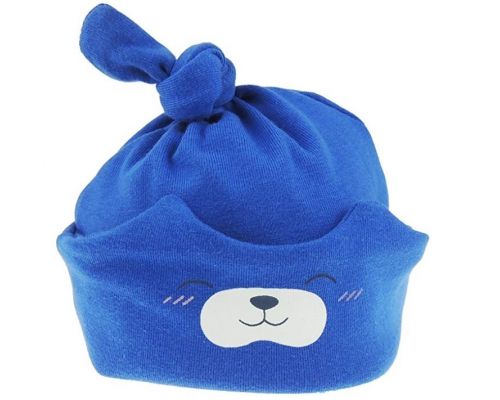 Een blauwe baby draagt hoed