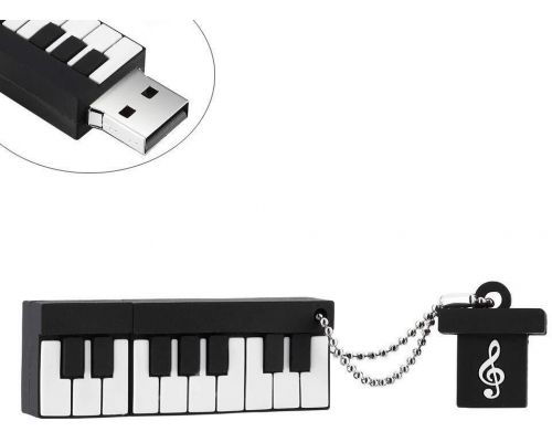 Una chiave USB per pianoforte da 16 GB