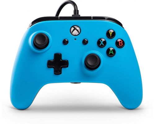 Ein kabelgebundener Xbox One-Controller